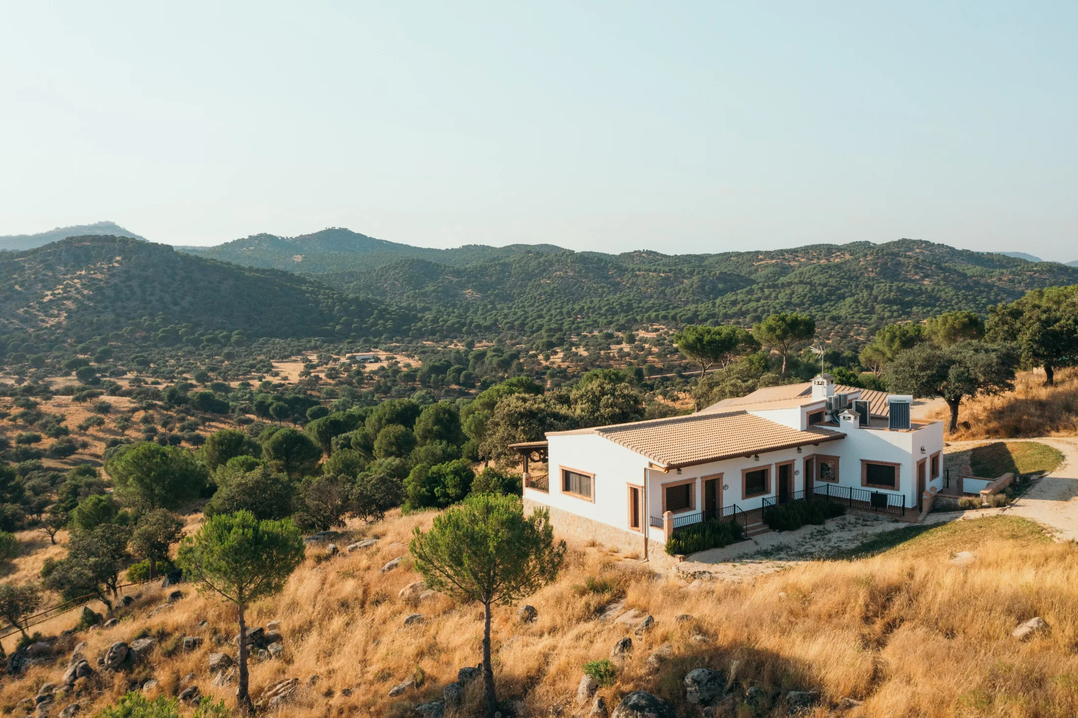 A building at Finca El Encinarejo from the air, in the Sierra de Andújar